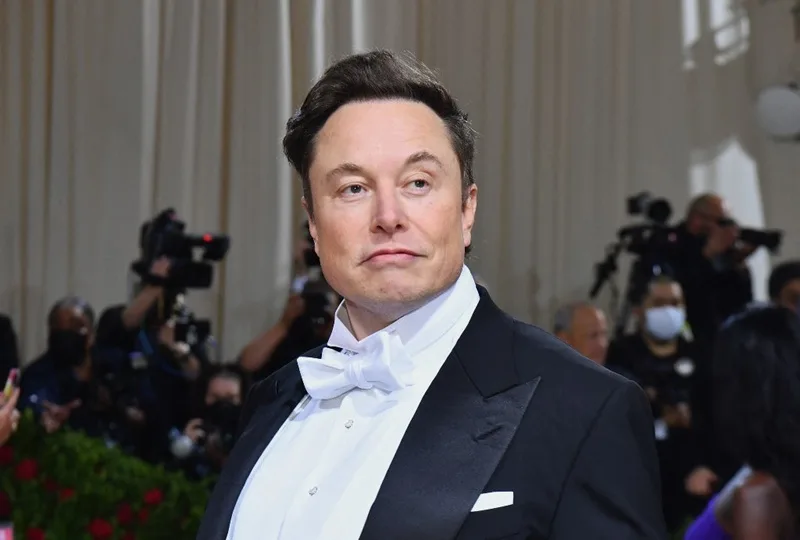 Trang tiểu sử thời niên thiếu tại Nam Phi của cậu bé đam mê lập trình Elon Musk.