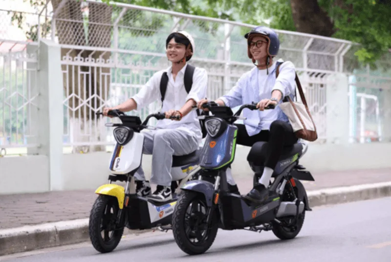 Trang bị đầy đủ kỹ năng giao thông giúp các em học sinh an tâm đến trường.