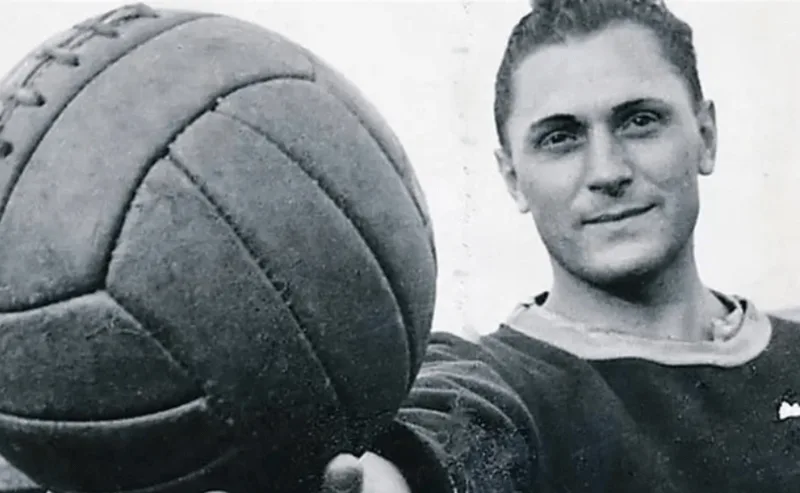 Huyền thoại Josef Bican với hiệu suất ghi bàn khủng khiếp từng làm mưa làm gió thế kỷ 20.