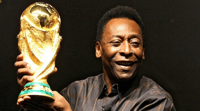 Vua bóng đá Pelé là biểu tượng bất tử của bóng đá thế giới với 757 bàn thắng chính quy.