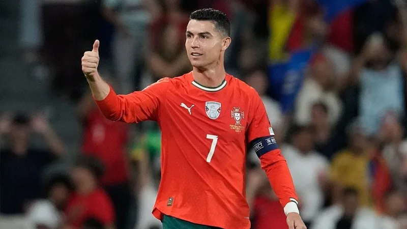 Cristiano Ronaldo – Cầu thủ ghi bàn nhiều nhất lịch sử bóng đá thế giới tính đến thời điểm hiện tại.