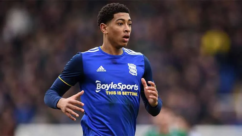 Bellingham bộc lộ tài năng thiên bẩm từ khi khoác áo Birmingham City và bùng nổ tại Borussia Dortmund.
