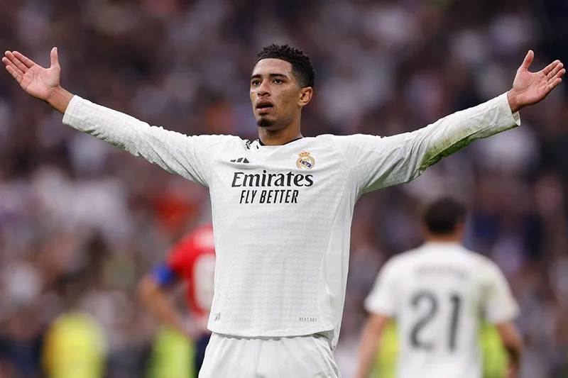 Bellingham tỏa sáng rực rỡ trong màu áo Real Madrid với bản năng săn bàn và những bàn thắng quyết định.