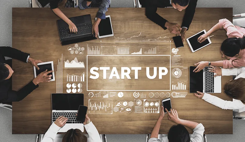 Môi trường làm việc tại các startup đòi hỏi nhân sự phải đa năng và thích nghi nhanh.