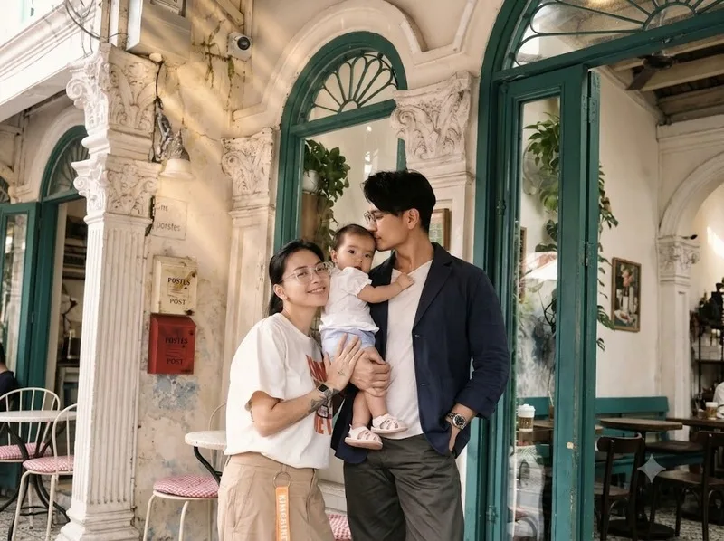 Sau nhiều năm hoạt động nghệ thuật, Ngô Thanh Vân hiện có cuộc sống gia đình cùng doanh nhân Huy Trần và con gái đầu lòng.