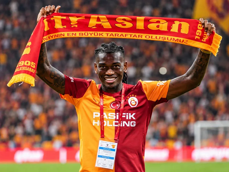 Rafael Leao mở chương mới trong sự nghiệp cùng Galatasaray